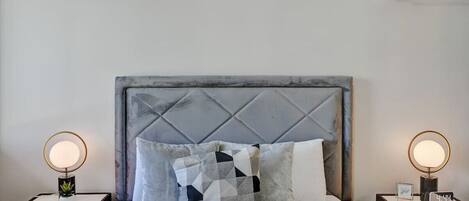 Fer et planche à repasser, lit parapluie, Wi-Fi gratuit, draps fournis