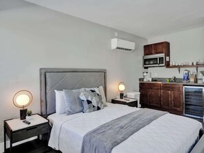 アイロン / アイロン台、旅行用ベビーベッド、WiFi (無料)、ベッドシーツ