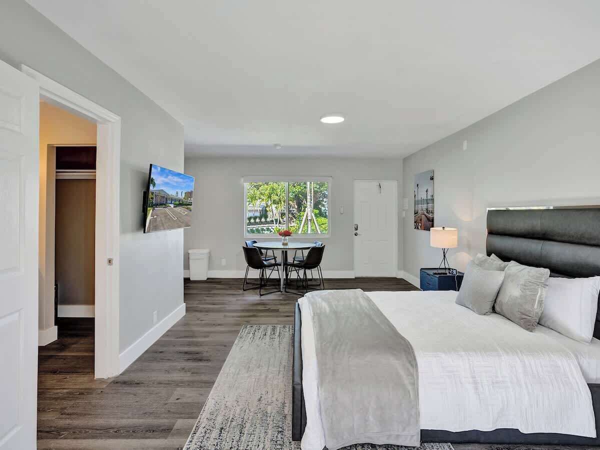 熨斗/熨衣板、旅行婴儿床、免费 WiFi、床单