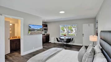 Iron/ironing board, travel cot, free WiFi, bed sheets