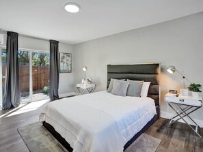 Bügeleisen/Bügelbrett, Reisekinderbett, kostenloses WLAN, Bettwäsche