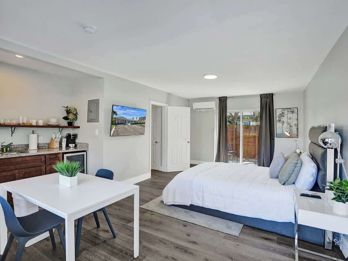 Silitysrauta/-lauta, vauvan matkasänky, ilmainen Wi-Fi, vuodevaatteet