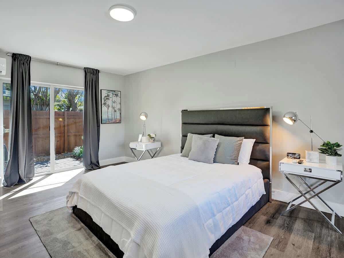 Iron/ironing board, travel crib, free WiFi, bed sheets