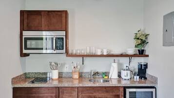 Microwave, oven, stovetop, coffee/tea maker