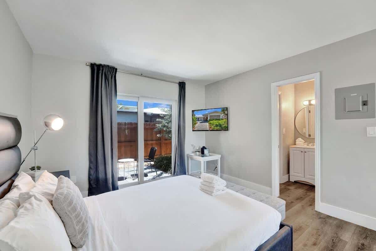 Iron/ironing board, travel cot, free WiFi, bed sheets