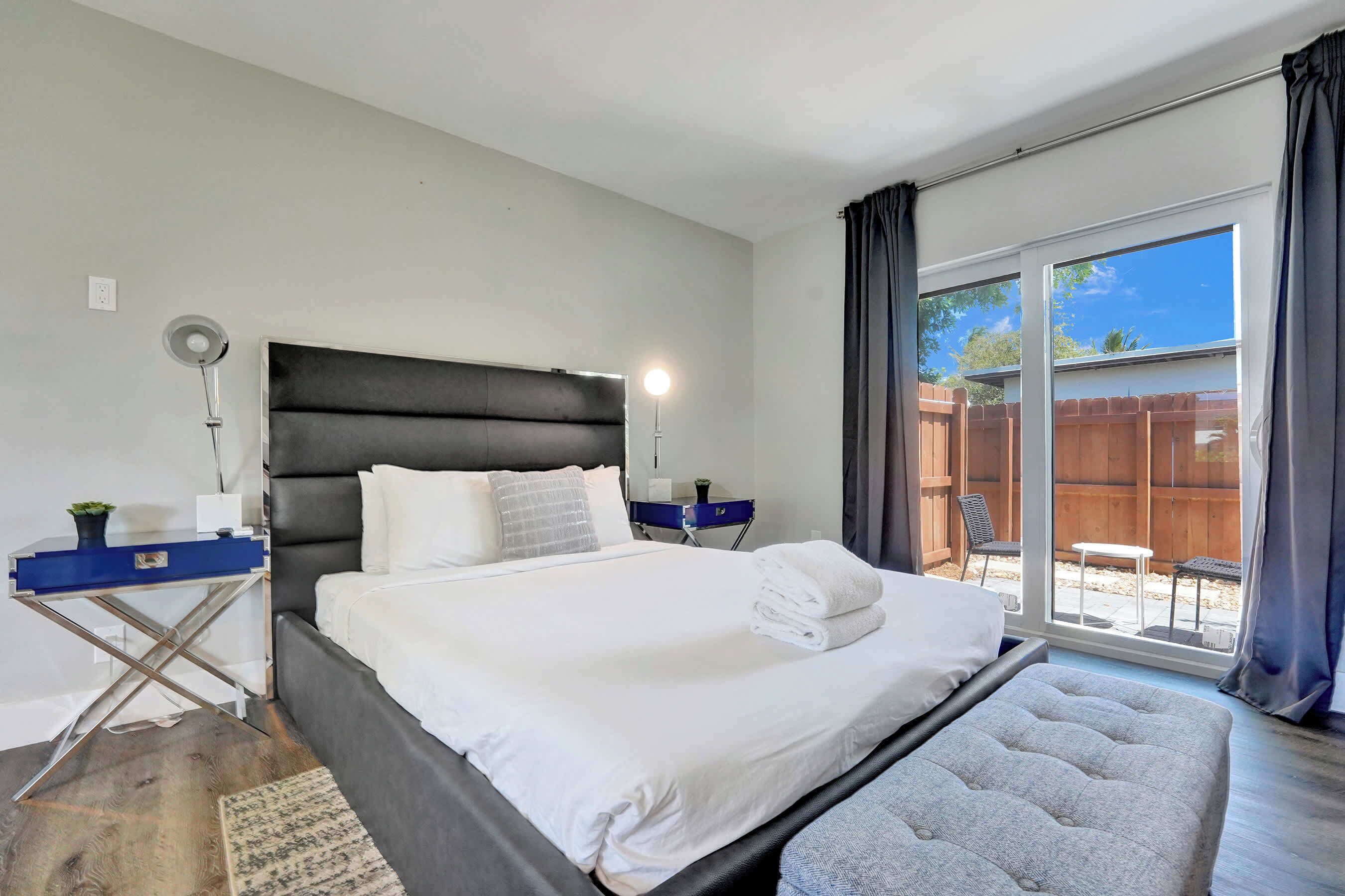 Tabla de planchar con plancha, cuna de viaje y wifi gratis 
