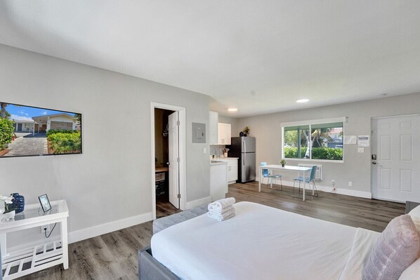 1 chambre, fer et planche à repasser, lit parapluie, Wi-Fi gratuit