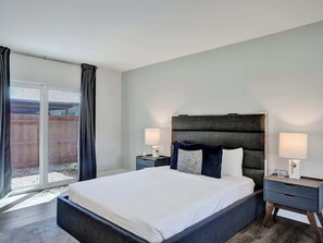Bügeleisen/Bügelbrett, Reisekinderbett, kostenloses WLAN, Bettwäsche