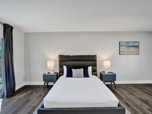 Fer et planche à repasser, lit parapluie, Wi-Fi gratuit, draps fournis