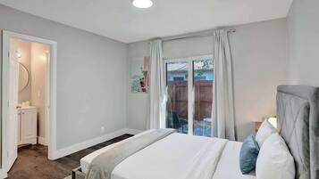 1 habitación, tabla de planchar con plancha, cuna de viaje y wifi