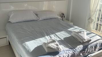 2 slaapkamers, een strijkplank/strijkijzer, wifi, beddengoed