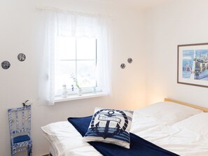1 quarto, berço de viagem