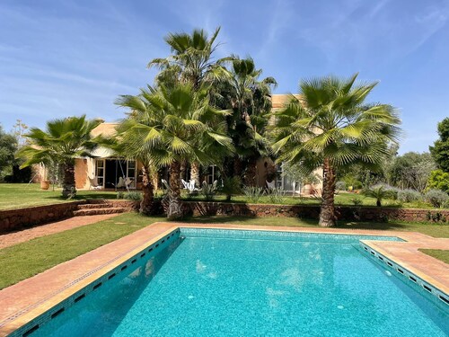  Relax in the beauty of a saffron farm in the foothills of Atlas Mountains 