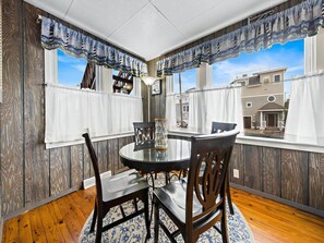 Dining - 3 bedroom accommodation in North Beach Haven (North Beach Haven)