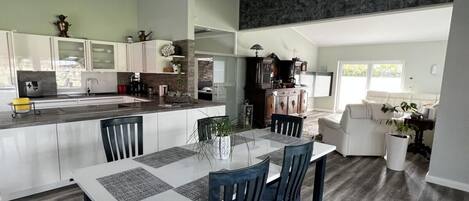 تناول الطعام