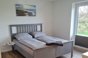 4 bedrooms, free WiFi, bed sheets