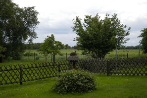 Property grounds - North Sea dike Modern retreat (Jade)