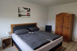 3 bedrooms, iron/ironing board, free WiFi