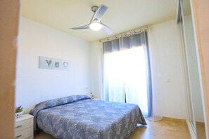 2 bedrooms, bed sheets - Marina (Cambrils)