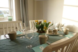 Dining - Favorite place Modern retreat (Wrixum)