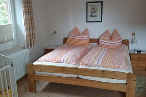 5 bedrooms, iron/ironing board, travel crib, free WiFi - Janssen Comfortable holiday residence (Norddeich)