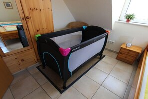 2 chambres, fer et planche à repasser, lit parapluie, Wi-Fi gratuit