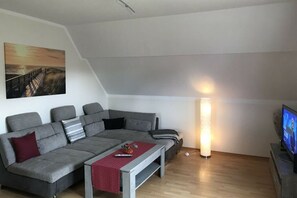 Télévision, chaîne hi-fi
