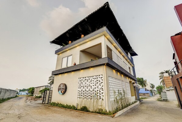 Exterior - Izi Beach Stay (Tirukalukundram)