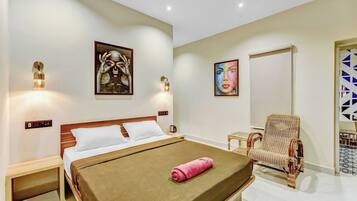 Soundproofing, free WiFi