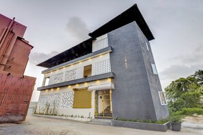 ด้านหน้าที่พัก