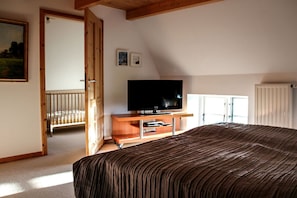 5 chambres, bureau, fer et planche à repasser, Wi-Fi gratuit