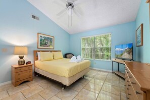 3 habitaciones, escritorio, tabla de planchar con plancha y wifi gratis