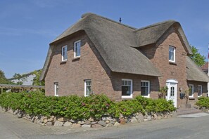 Exterior - Reetstern Utersum Comfortable holiday residence (Utersum)