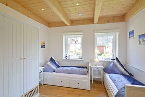 3 Schlafzimmer, Reisekinderbett, kostenloses WLAN, Bettwäsche