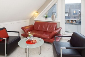 Smart TV, DVD player, stereo