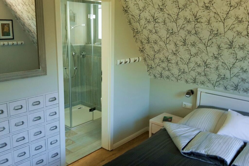 4 عدّة غرف نوم ومكواة/لوح كي وواي فاي مجانًا وملاءات أسرّة