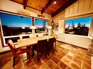 Dining - 4BR/3BA retreat with stunning Silicon Valley views  (Emerald Hills)