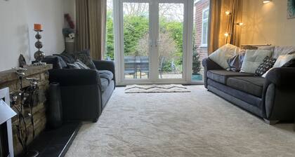 Cozy 3 bedroom bungalow in rural location