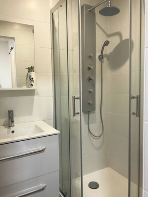 Dusche, Haartrockner