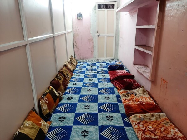 Free WiFi, bed sheets