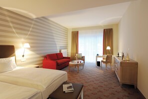 Superior Double Room | Hypo-allergenic bedding, in-room safe, desk, laptop workspace - Landhotel Sanct Peter (Bad Neuenahr-Ahrweiler)