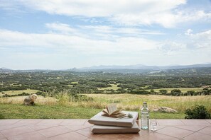 Property grounds - Typical house with panoramic views, in the countryside 15 minutes from the sea.  (San Pasquale)