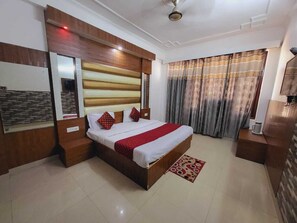 Deluxe Double Room | Free WiFi, bed sheets - Hotel New Blue Sapphire Katra (Reasi)