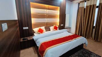 Deluxe Double Room | Free WiFi, bed sheets