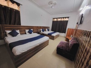 Family Room | Free WiFi, bed sheets - Hotel New Blue Sapphire Katra (Reasi)