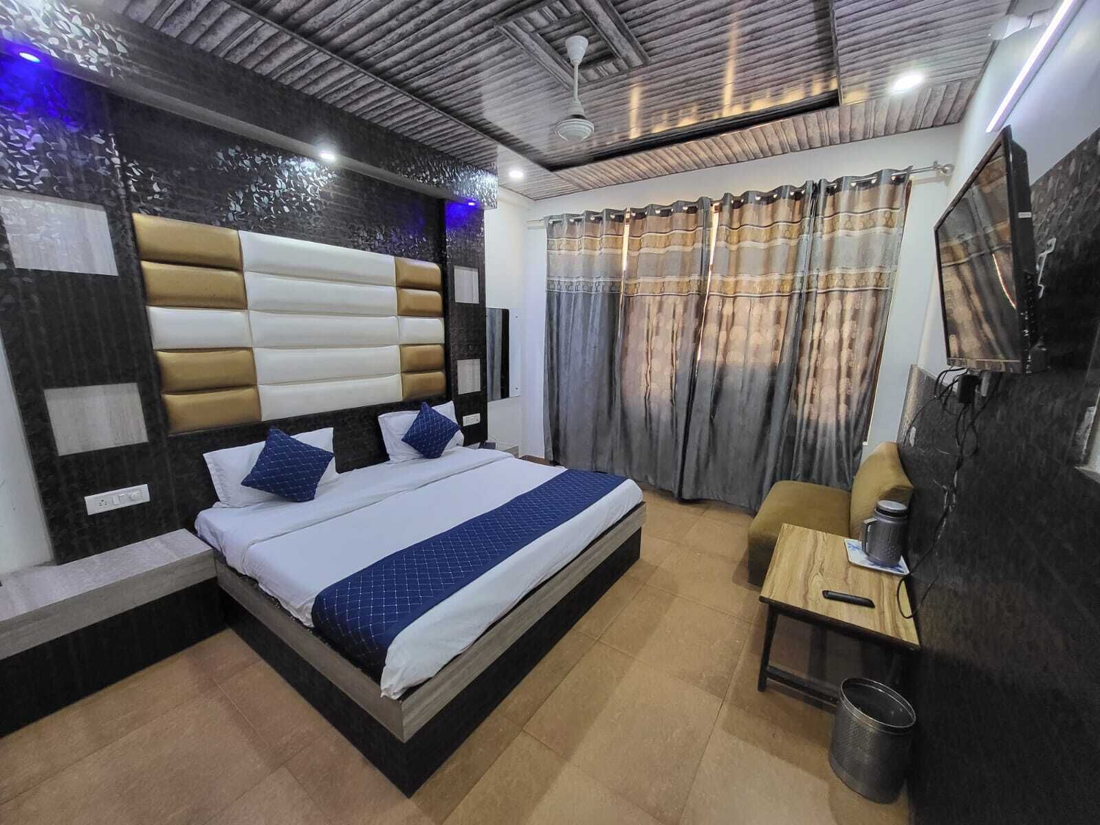 华丽双人房 | 免费 WiFi、床单