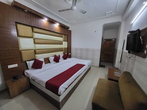 Triple Room | Free WiFi, bed sheets - Hotel New Blue Sapphire Katra (Reasi)