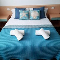 Superior Studio, Sea View | Cribs/infant beds, rollaway beds, bed sheets