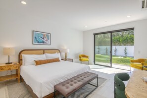 12 habitaciones, escritorio y tabla de planchar con plancha 