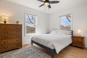 3 bedrooms, iron/ironing board, free WiFi, bed sheets